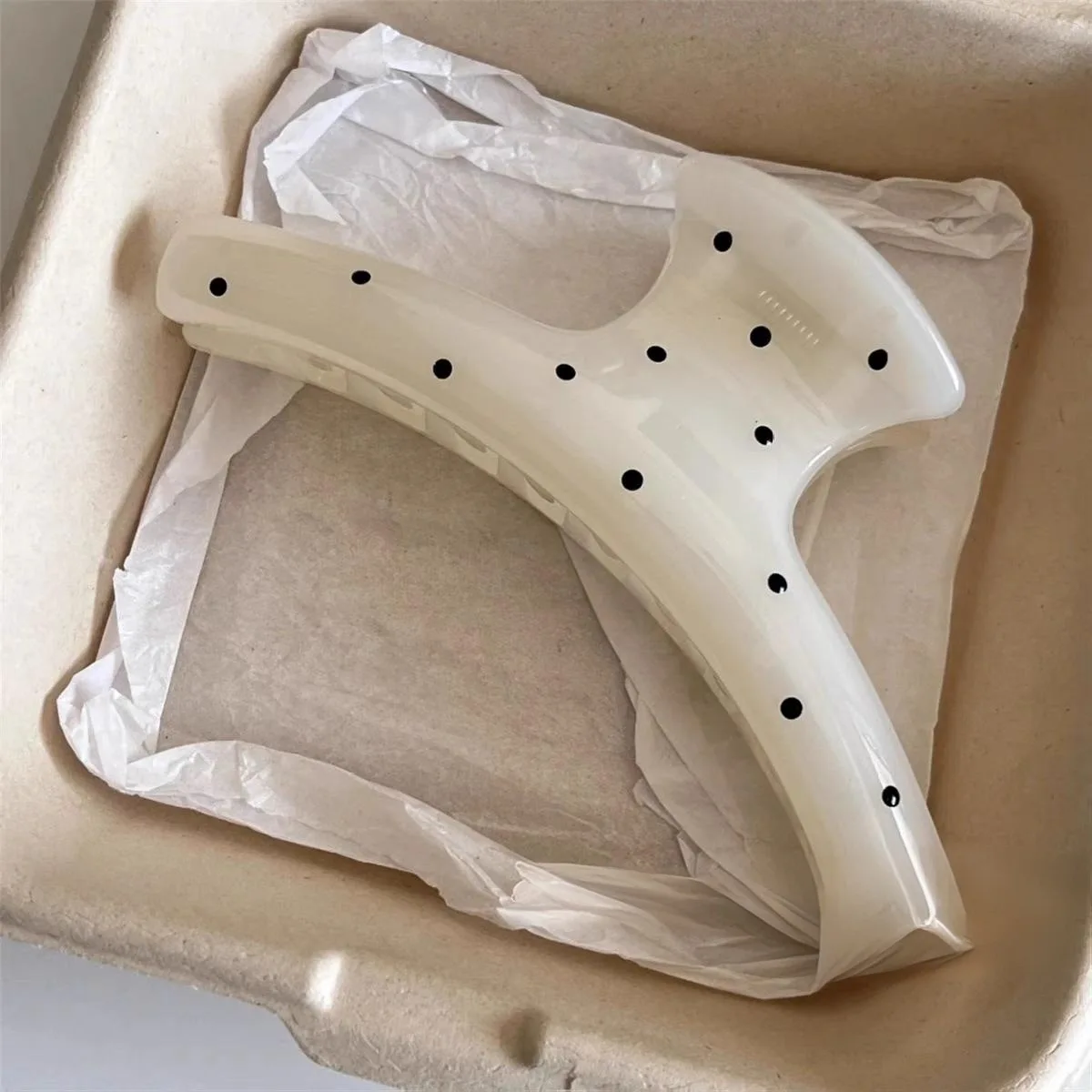 Korean Large Size Acrylic Dragon Bone Shark Hair Clip French Style Polka Point Arc Back of Head Hair Claw Clamp Hair Accessories view 6