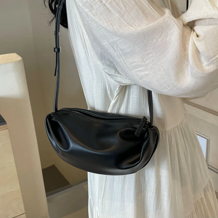 

Мода для девочек, новинка 2025, удобная сумка через плечо, плиссированные облака, мягкие кожаные сумки-мессенджеры, большие вместительные сумки для путешествий