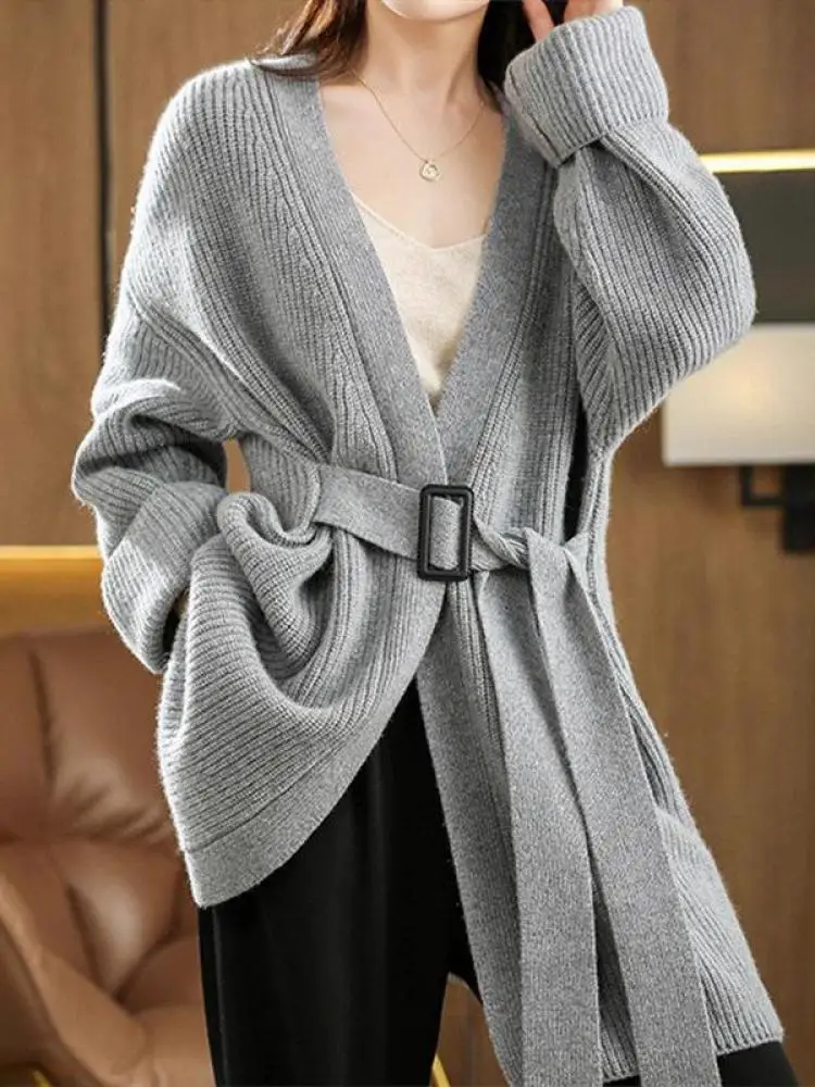 

Vintage Autumn White Solid V-neck Cardigan Knitted Tops 2025 New Clothes Korean Style Women Long Sleeve Loose Sweater Streetwear