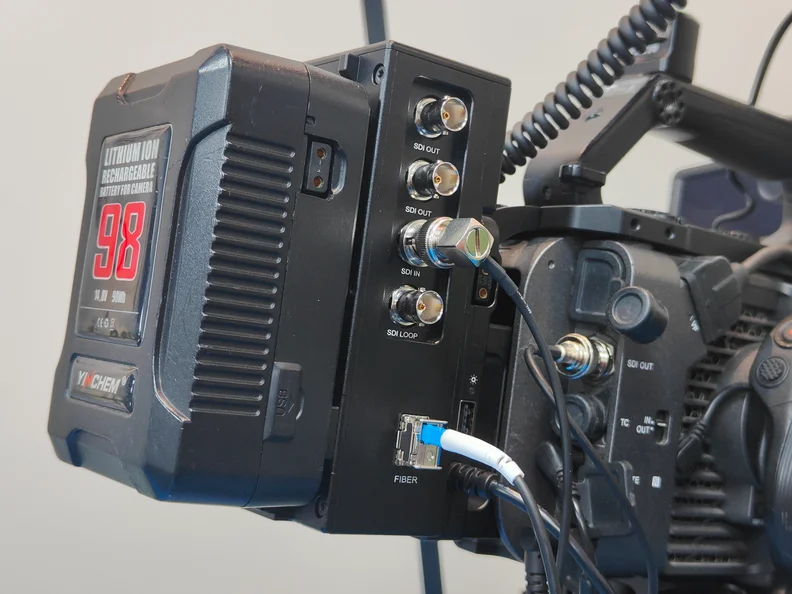 

lc single fiber 12G SDI video in with loop out ,pgm fiber optic extender fiber optic converter extender transmitter receiver
