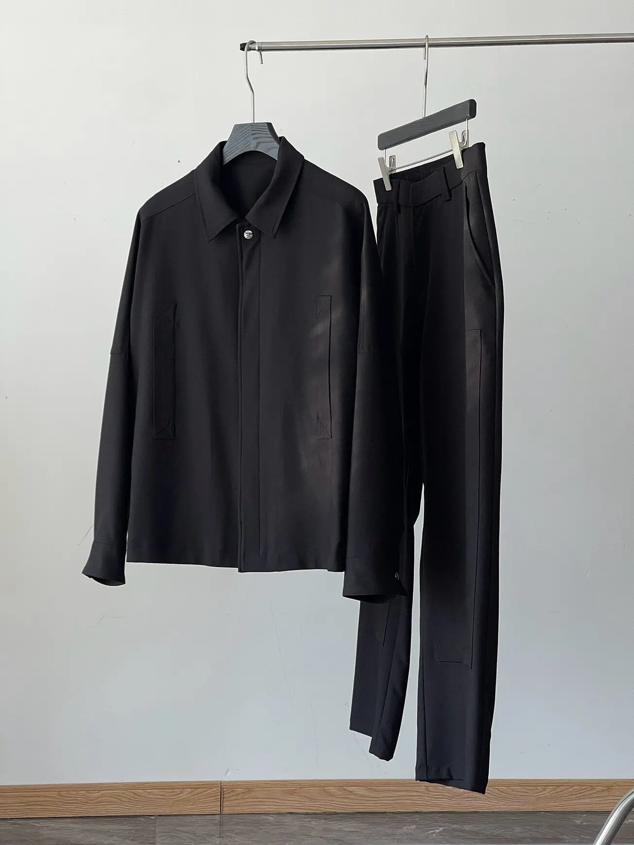 Simple silk matte front flat back elastic design jacket pants set
