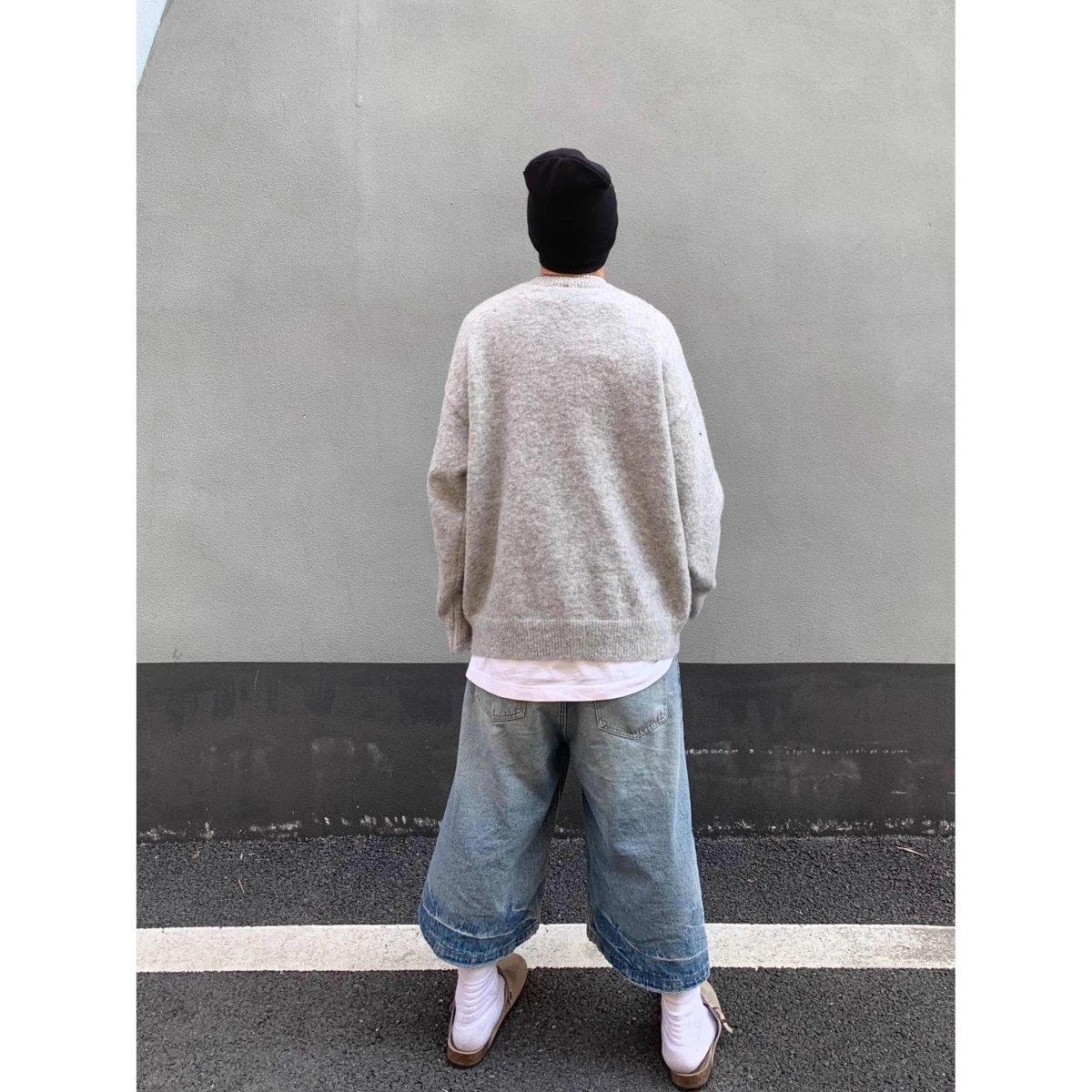 سترة سميكة رمادية بياقة على شكل V مع تطريز حروف، بأسلوب أمريكي عتيق للرجال والنساء، معطف محبوك بأسلوب كاجوال للأزواج #4