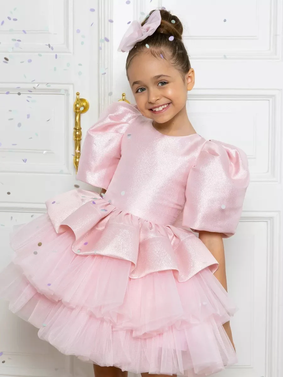 素敵なピンクのフラワーガールドレス 結婚式用 リボン付き フリル 膝丈 子供の誕生日パーティー 初聖体拝領 ボールガウン