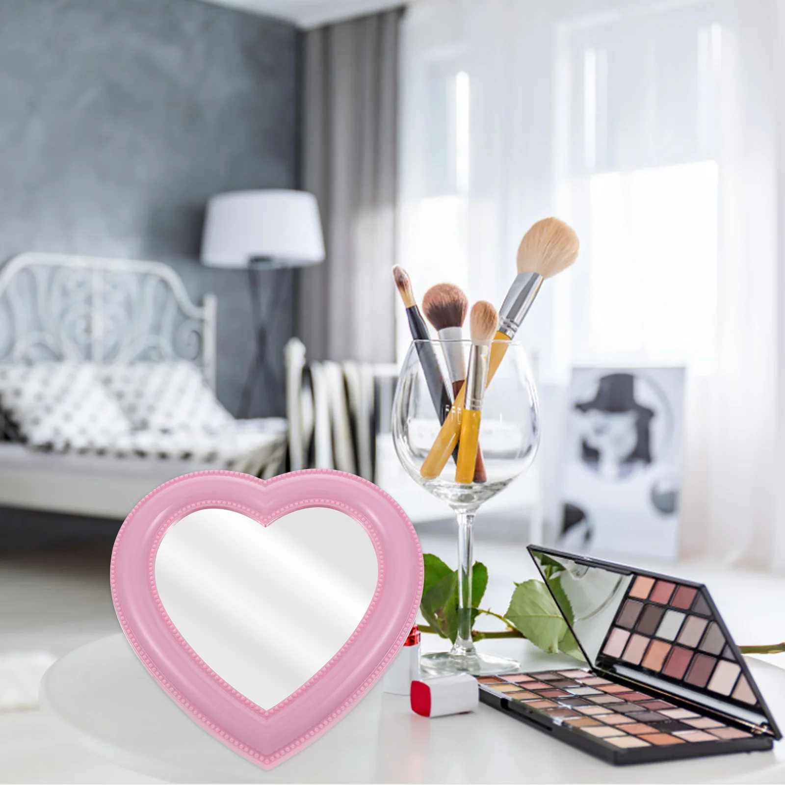 1Pcs Creative Love Heart Mirror Wall Desktop Dual Use High-Definition Reflection Makeup Mirror Elegant Design Dresser Decor