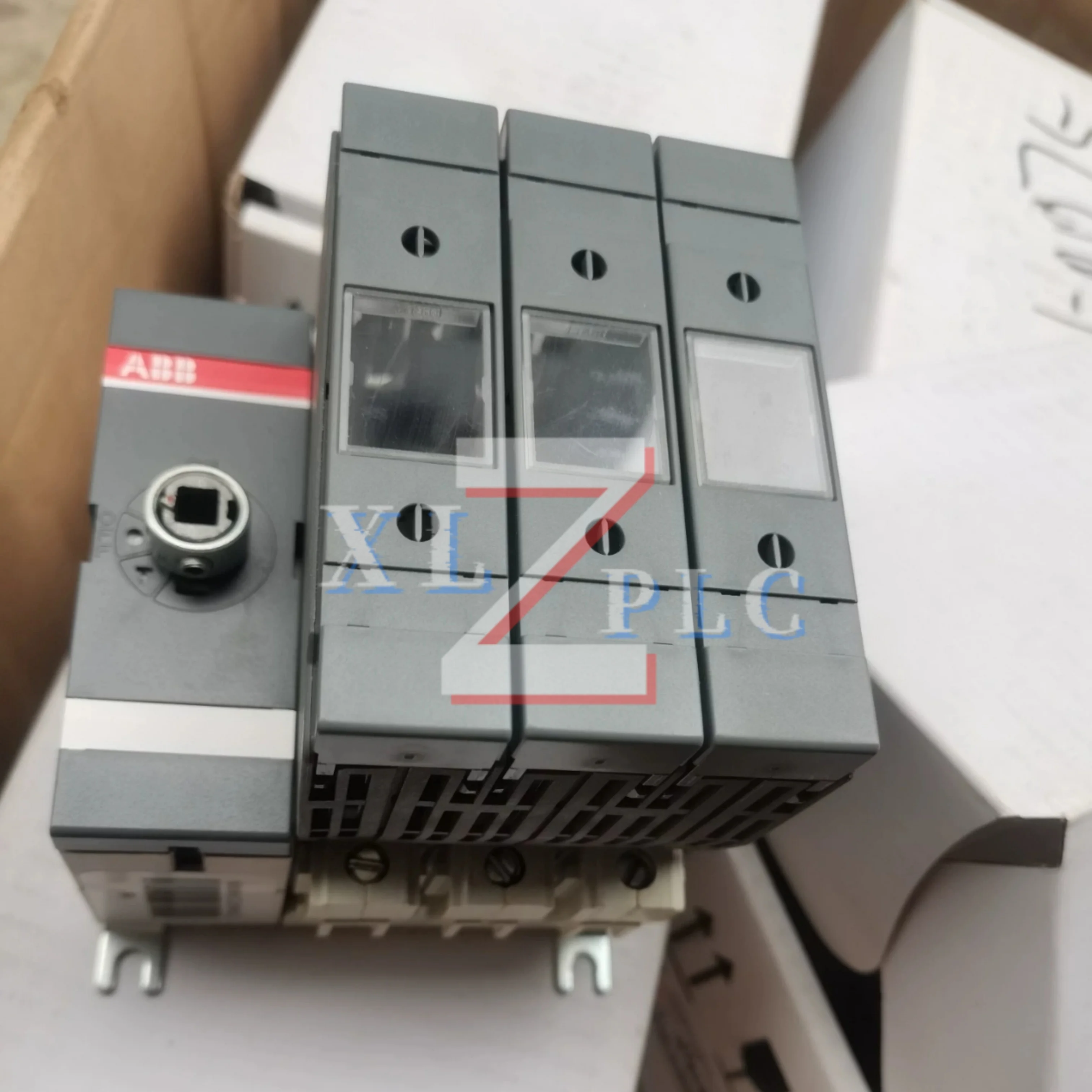 100% جديد OS32GD03P 1SCA115189R1001 OS32GD12P 1SCA114581R1001 OS63GD12P 1SCA115227R1001 عزل التبديل مجموعة الصمامات #1