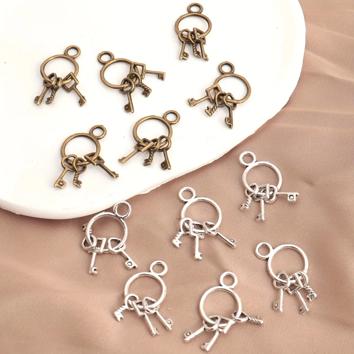 

Брелок из сплава металлов в стиле ретро, под бронзу/золото, с индивидуальным дизайном, изысканный мини-кулон для ключей, подходит для DIY