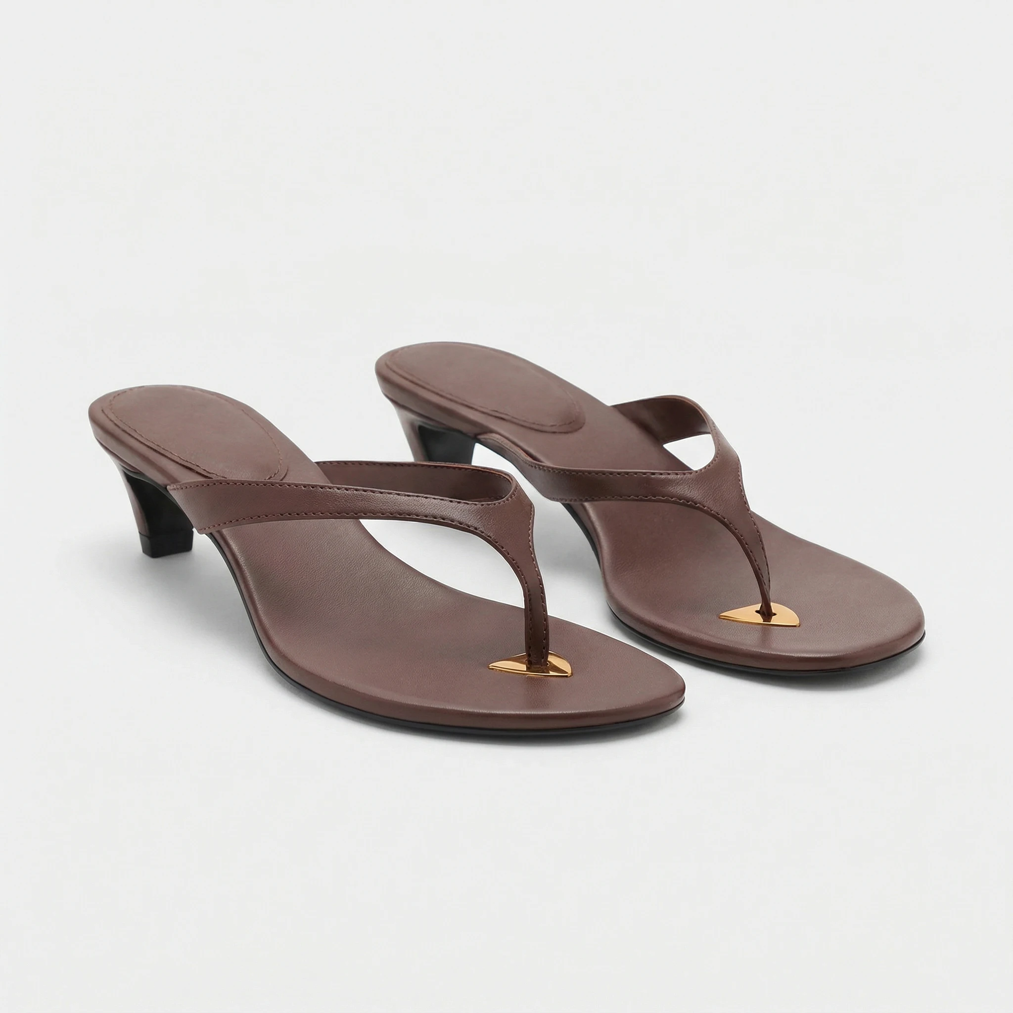 

Mango Women's Fashionable mid Heel Sandals Slip-On Summer Outdoor Wear Metal Embellished Flat Sandals PU Leather Casual Sandals