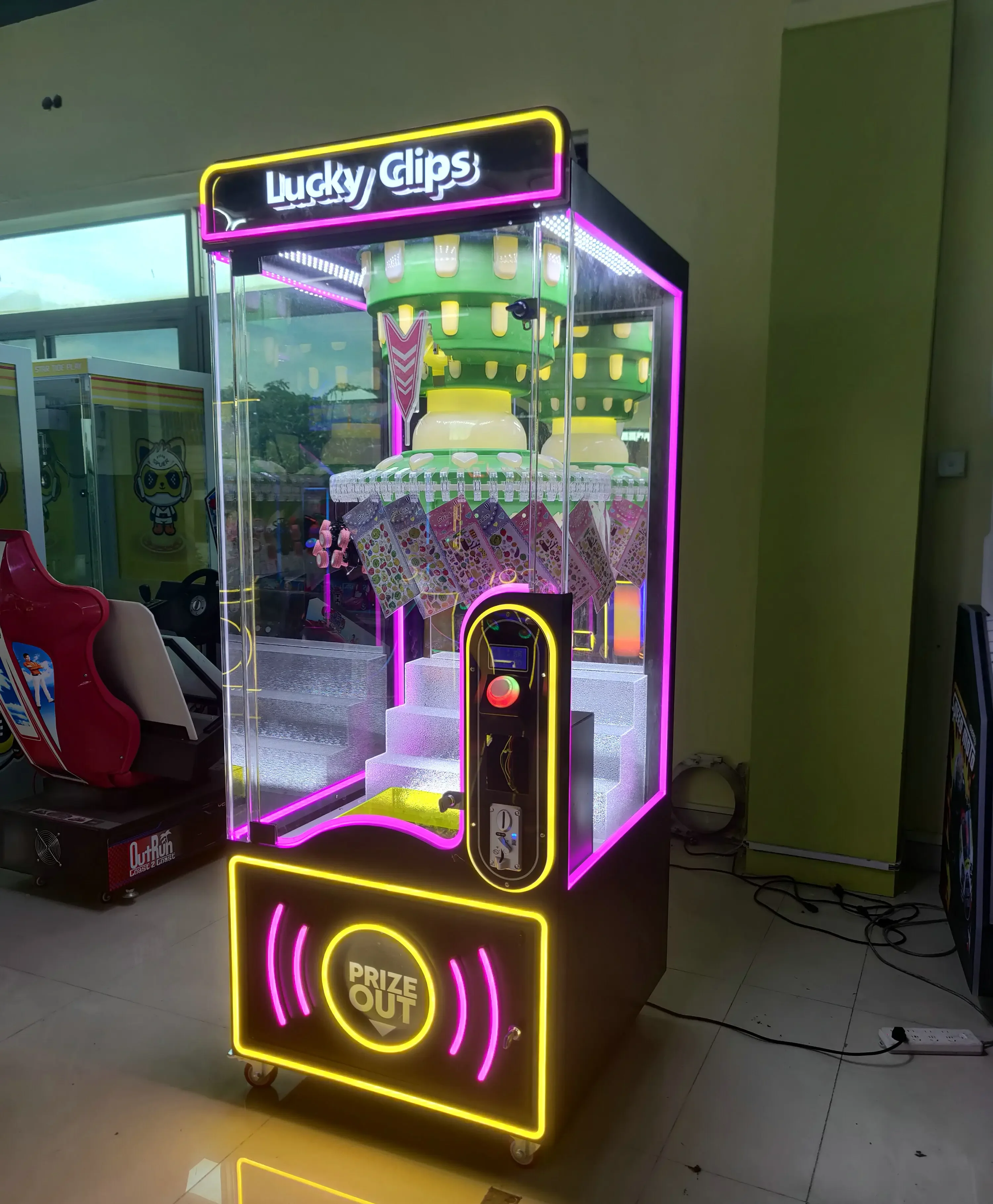 

Hot 60 Clips Prize Machine Gift Vending Machine Prize Game Machine For Europe