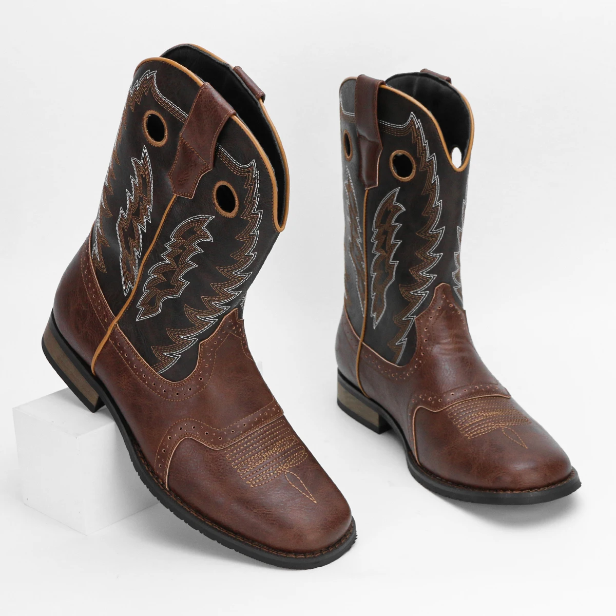 Men's Western Fashion Retro Embroidered Boots