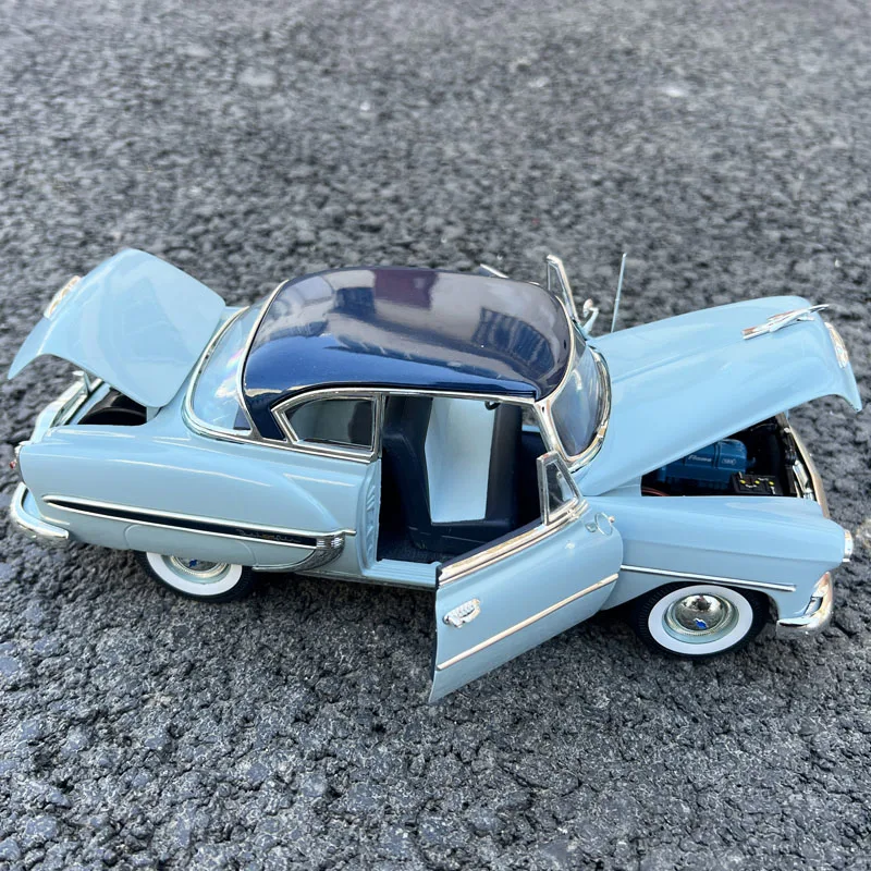 1953 Chevrolet Bel Air 1:18 Diecast Model Car Replica