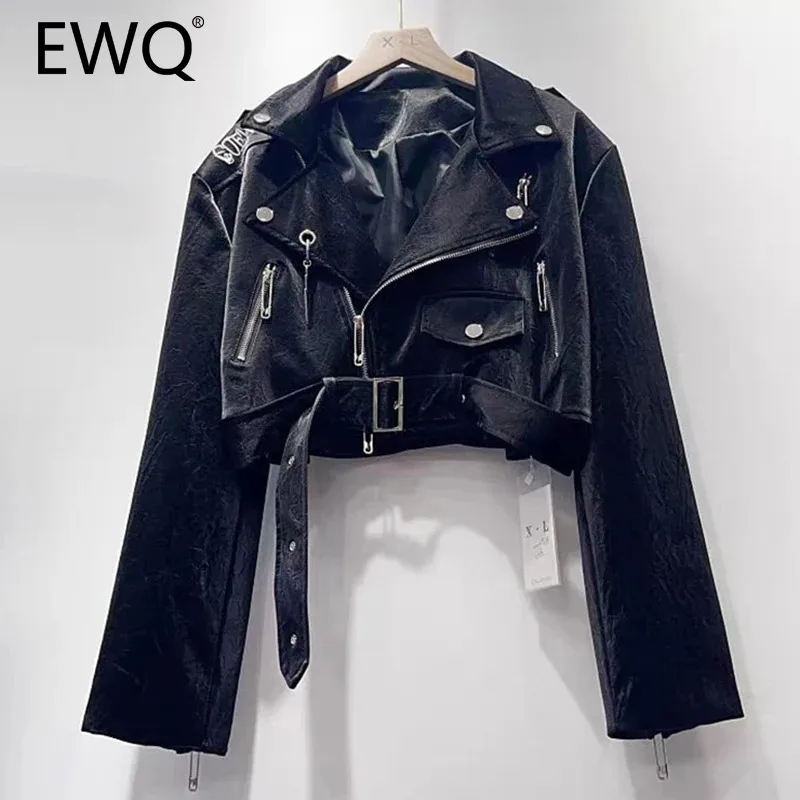 

EWQ Letter Embroidery Leather Jacket Women 2024 Autumn New High Street Belt Zipper Lapel Collar Long Sleeve Short Coat 27X1073