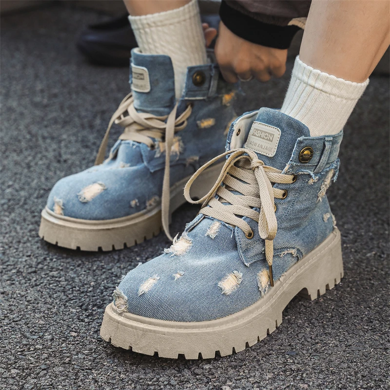 2025 nuevas botas de mezclilla para hombre, botas de vaquero azules de calle a la moda, botas de herramientas para hombre, botas informales con plataforma para exteriores para hombre, botas masculinas