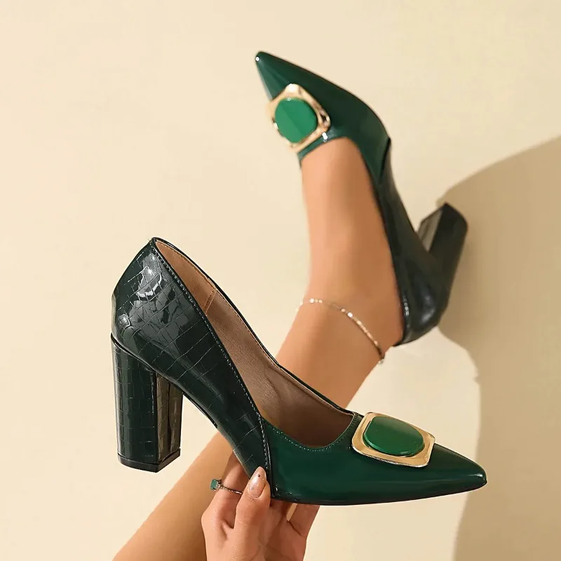 French Block Heel Single Shoes Women's Fashion Pointed Toe Shallow Mouth Metal Buckle Heels - view 2