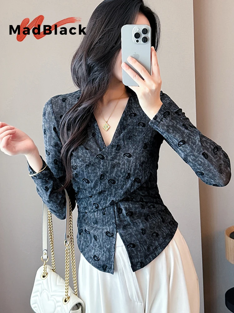 

MadBlack-Женская футболка с флокированием в европейском стиле, сексуальный принт с v-образным вырезом, модная футболка из тонкой сетки с длинными рукавами S-3XL, осенняя новинка 2023 года T59402CC