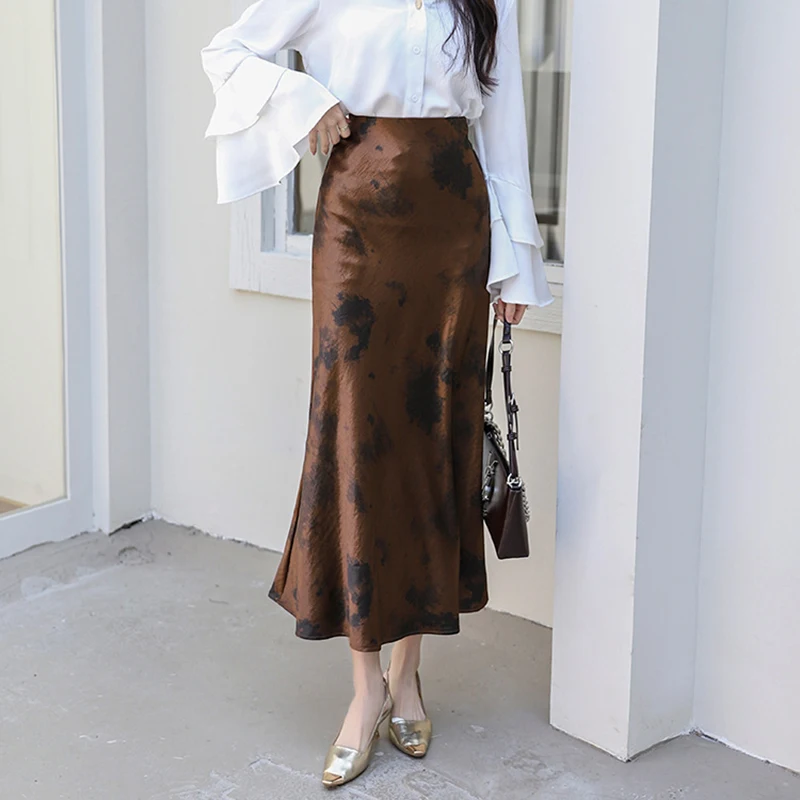 Retro Jacquard Acetate Satin Fishtail Skirt for Women's High-Waisted Slimming Skirt Midi Skirts Korean Printed Flower Skirts