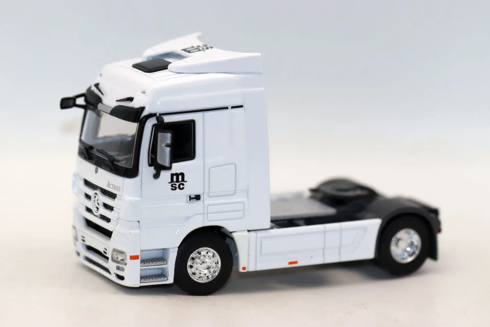 Metal 1/50 Scale Actros Tractor Truck Diecast Alloy Toys Model for Collection