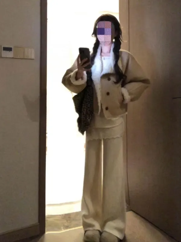 

Уникальная укороченная куртка из натуральной кожи с ультрамодным мехом ягненка, утепленная, для женщин, зимняя, стильная, индивидуальный дизайн.