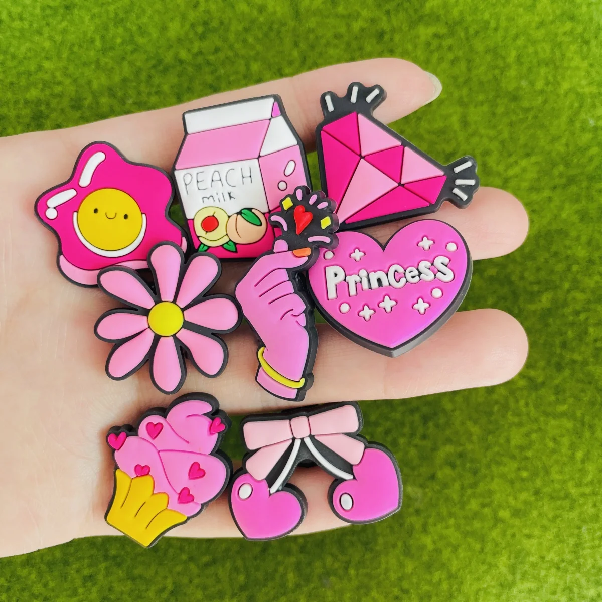 16pcs New Pink Shoe Charms Heart Diamonds Crowns Shoe Decorations Accessories Dog Cat Shells Ducks Clog Jeans for Women