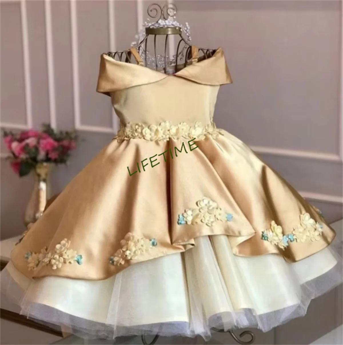 Gold Flower Girl Dresses Tulle Satin Floral Pattern With Bow Off Shoulder For Wedding Birthday Dress Holy Communion Gowns