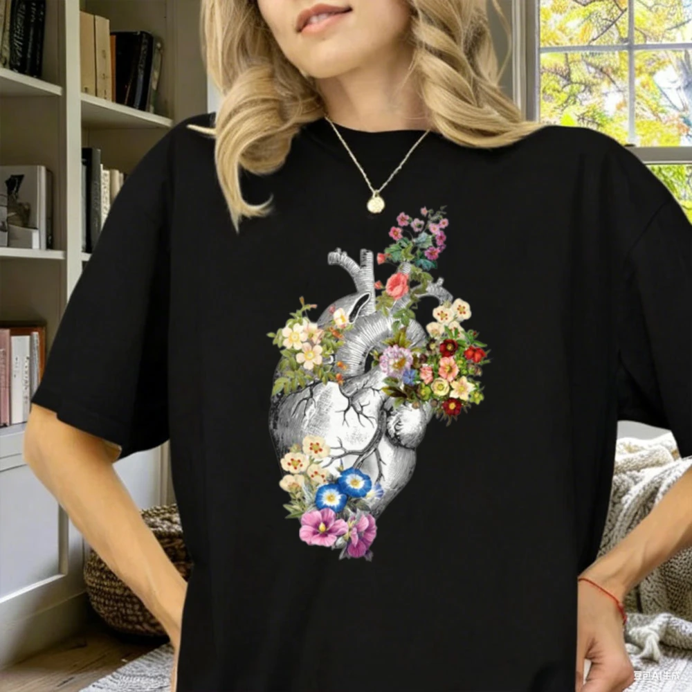 Anatomical Heart with Flowers Valentine's Days T Shirt First Valentine Floral T-shirt Gift Modern Trendy Fashion Spring Flowers
