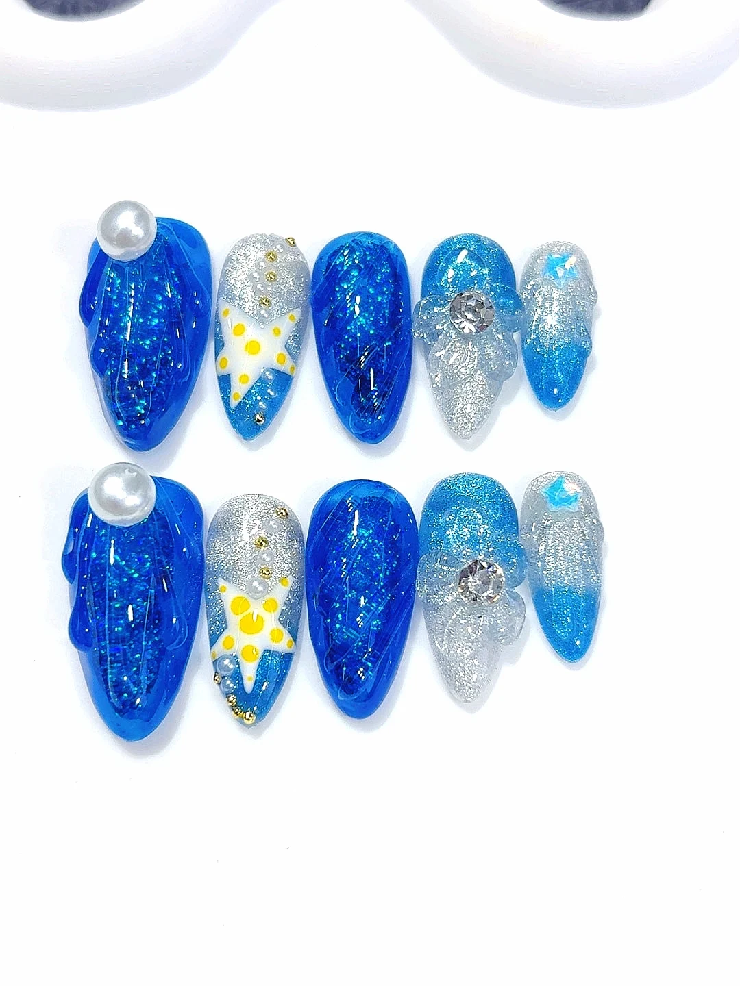 Resin Flowing Glitt… - image