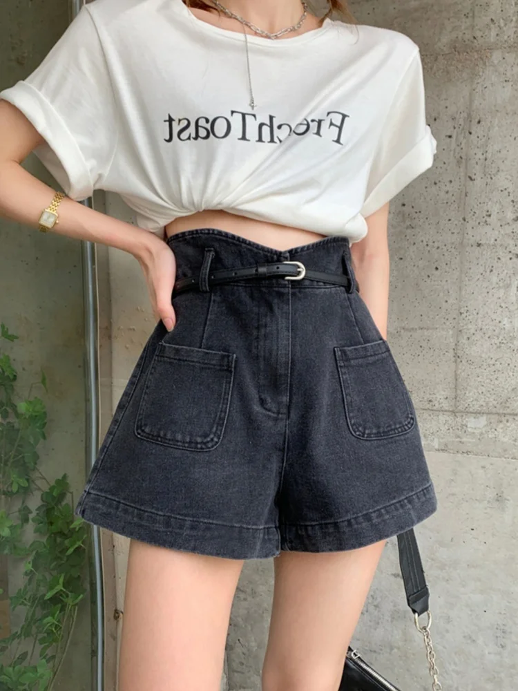 

plus Size High Waist Straight Leg Denim Shorts Women Loose Fitting A-Line Wide Leg Hot Pants Spring 2026 New Style Casual Jeans