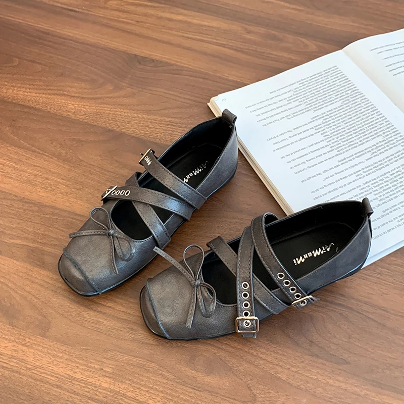 مصمم جديد خنزير الأنف ماري جين أحذية الباليه النمط الفرنسي الانزلاق على مشبك حذاء نسائي ريترو مربع رئيس فستان كعب منخفض الأحذية