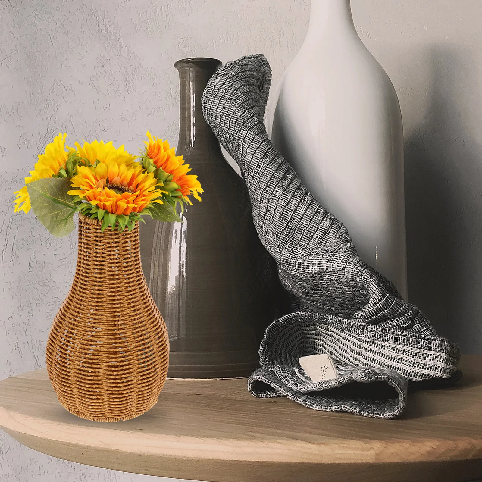 

Woven Dried Flowers Vase Imitation Rattan Vase Rustic Plastic Woven Flower Holder for Home Office Decor Simple Elegant Table