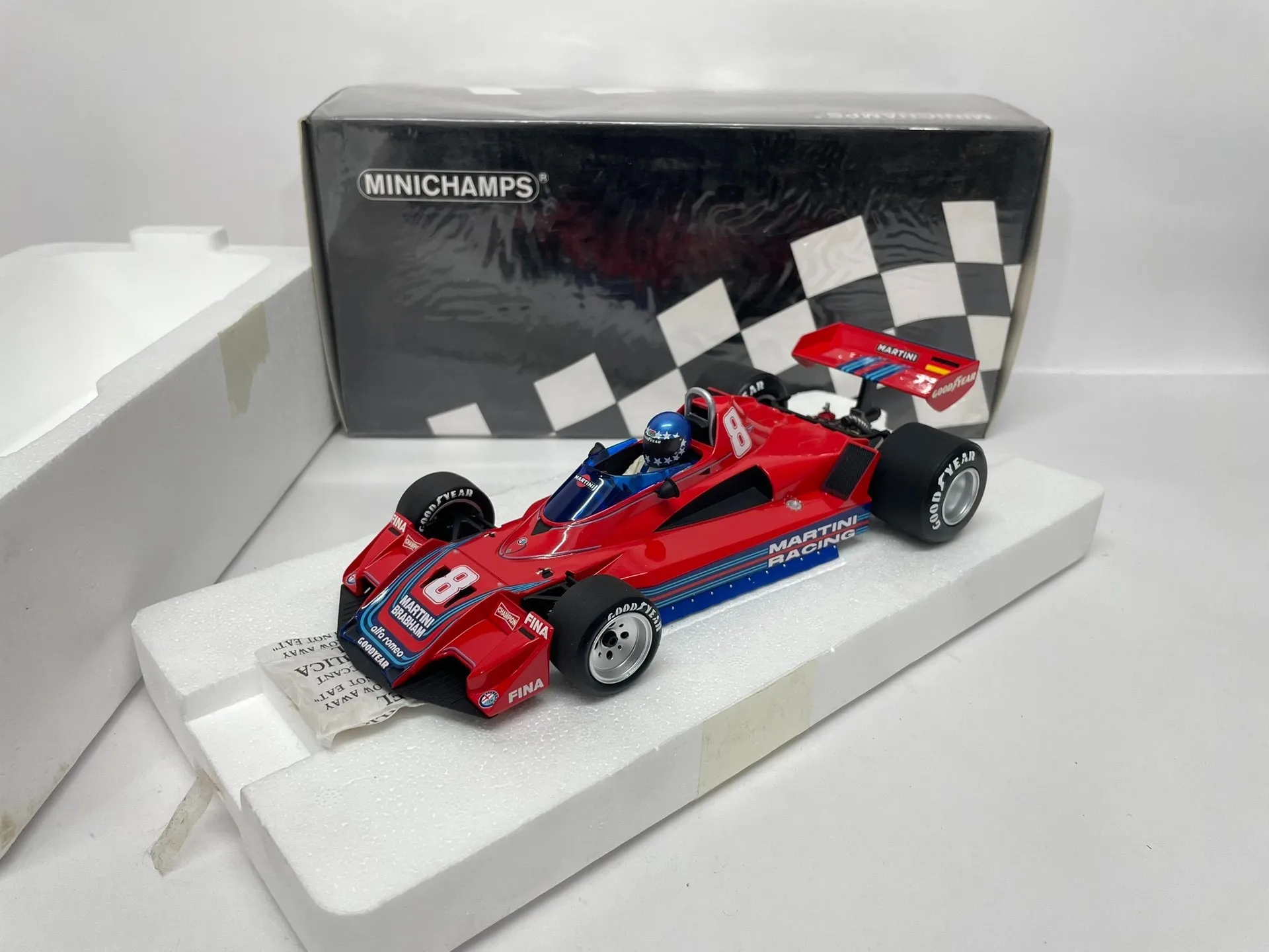 

Minichamps 1:18 Alfa BT45B 1977 Simulation Limited Edition Resin Metal Static Car Model Toy Gift