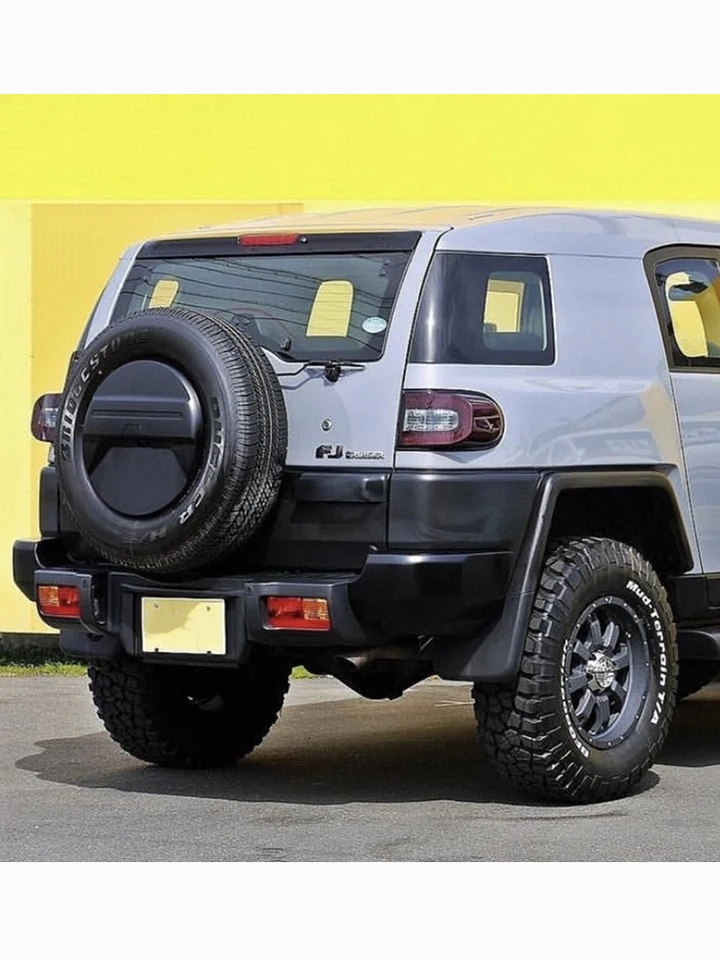 Toyota fjクルーザーのスペアタイヤカバー、リアセンタートリムカバー