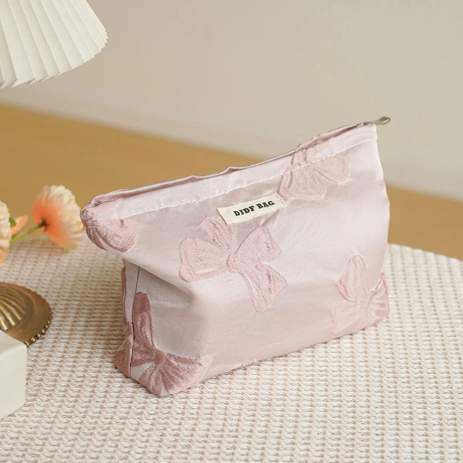 Women\'s Makeup Bag Pink Bow Large Capacity Lipstick Cushion Storage Bag Commuter Handy Hand Clutch Bag Travel Toiletry Bag