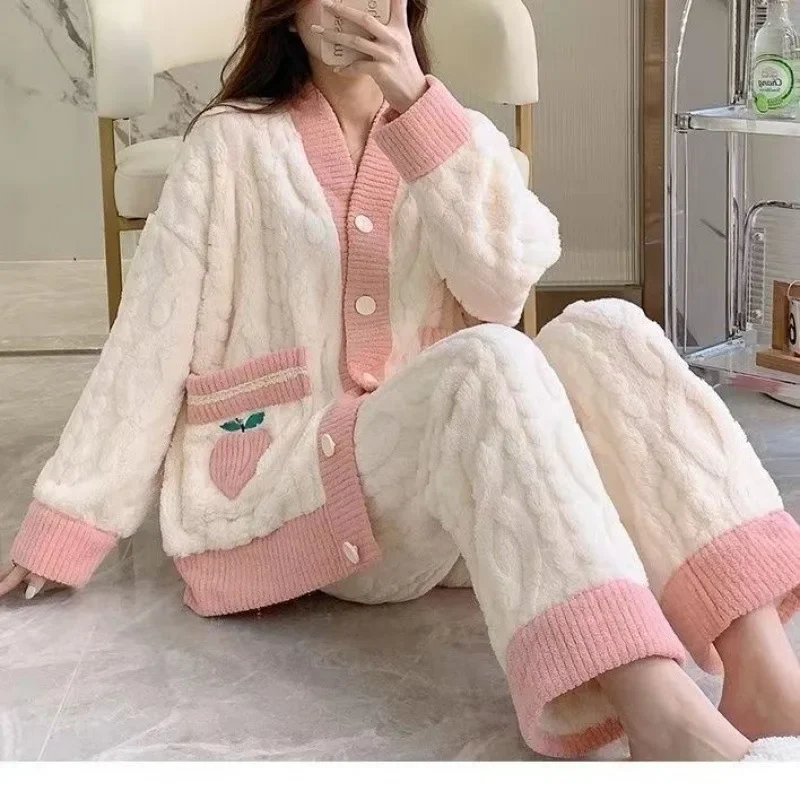 New Padded and Thickened Loose Warm Skin-friendly Outside The Home Suit Peach Suit Coral Velvet Pajamas Small Fragrant Wind Ms.