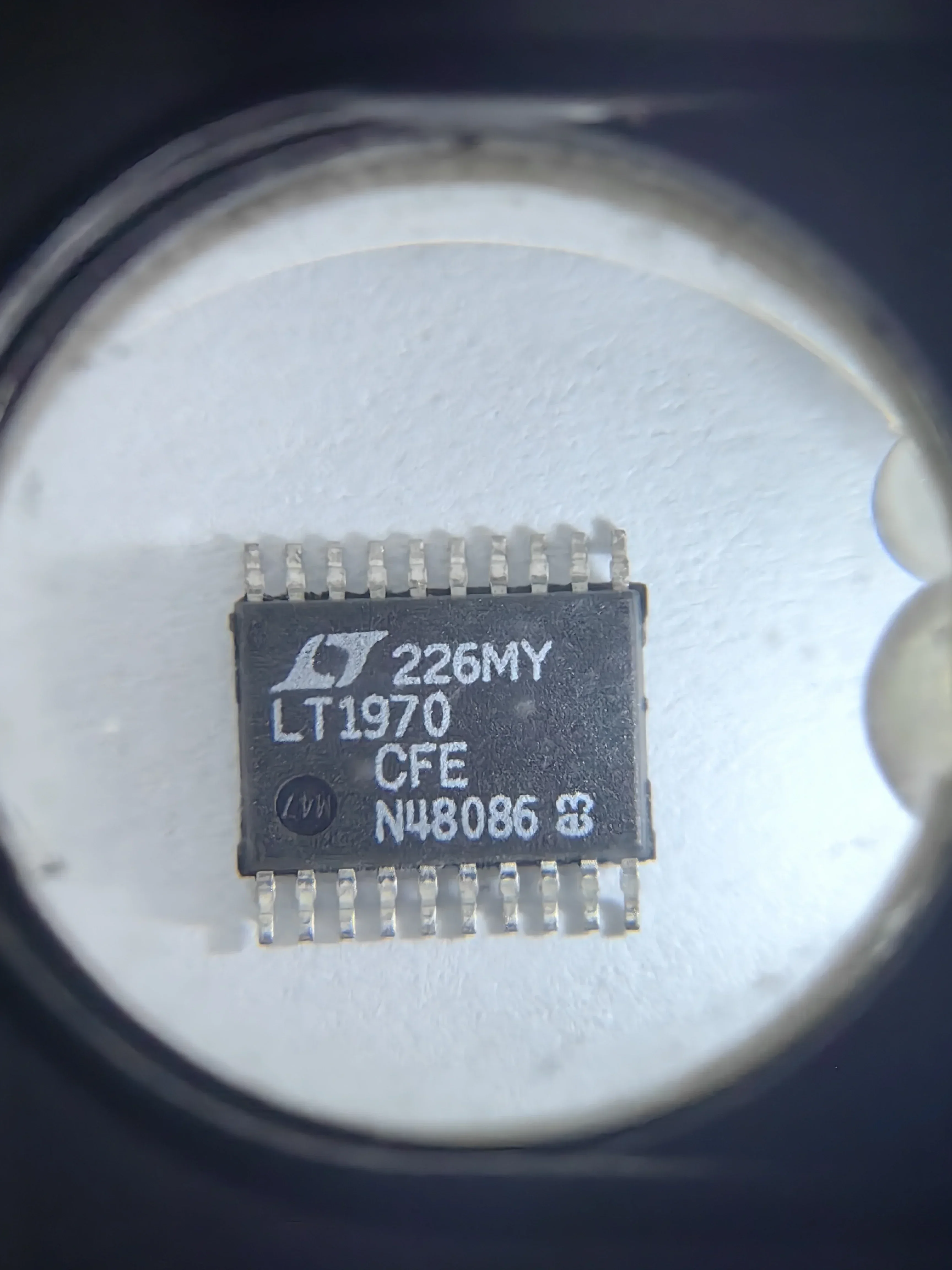 LT1970CFE LT1970IFE LT1970 - 500mA Power Op Amp with Adjustable Precision Current Limit