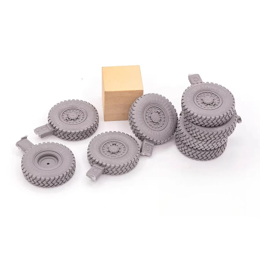 

1/35 Cast Resin Model Assembly Kit, GK, Armored Car Tires, Unpainted, Assembly Required