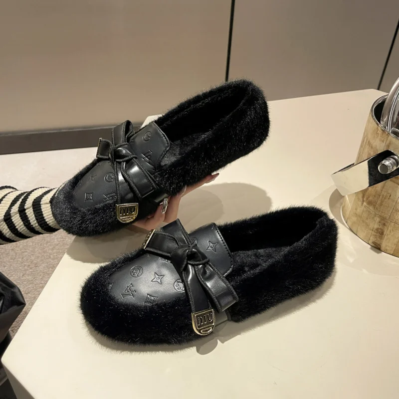 حذاء مسطح من القطيفة للنساء لخريف وشتاء 2025 سهل الارتداء مبطن بالصوف ونعل ناعم وعقدة على شكل فيونكة مريحة للمشي في المنزل في الهواء الطلق
