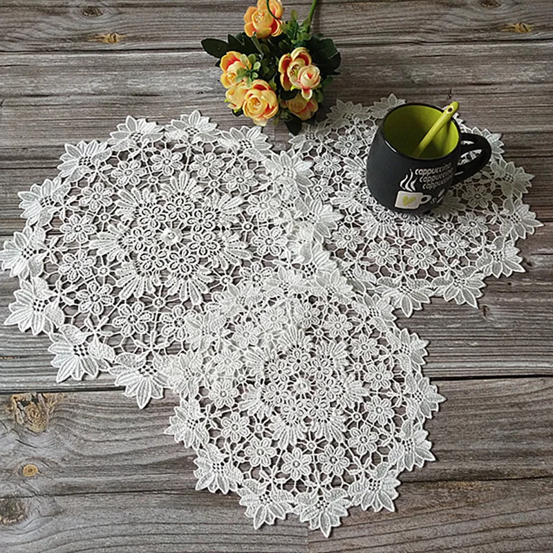 Luxury White Round Embroidery Christmas Table Cloth Coffee Coasters Cotton Napkin Kitchen Table Lace Doily Wedding Banquet Decor