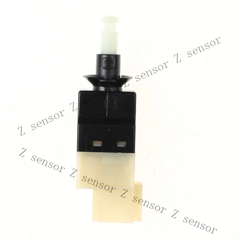 Z+ Brake Light Switch For Mercedes W168 W169 W245 Sprinter 903 4 pin A0015453809