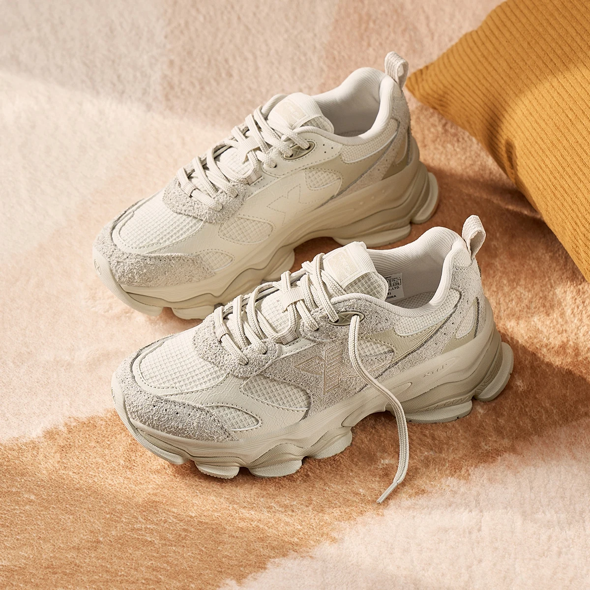 Xtep Chinoiserie Casual Shoes Female 2025 Spring Lightweight Sports Shoes Thick Sole Increase Street Style Sneakers 875118320006