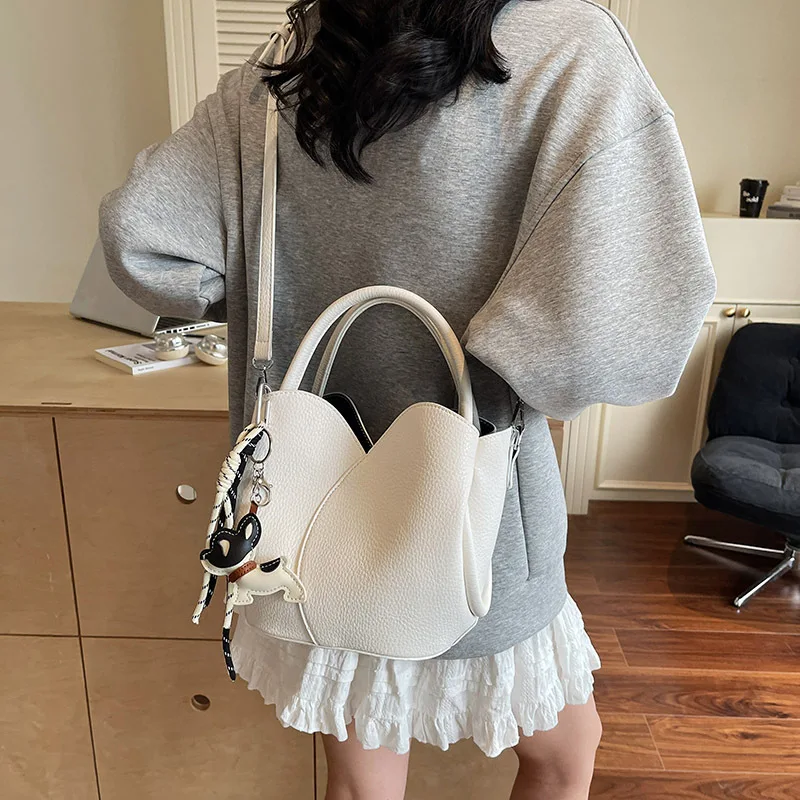 

2025 New Luxury Small Square Bag - Exquisite and Stylish, Suitable for Shoulder and Back or Crossbody