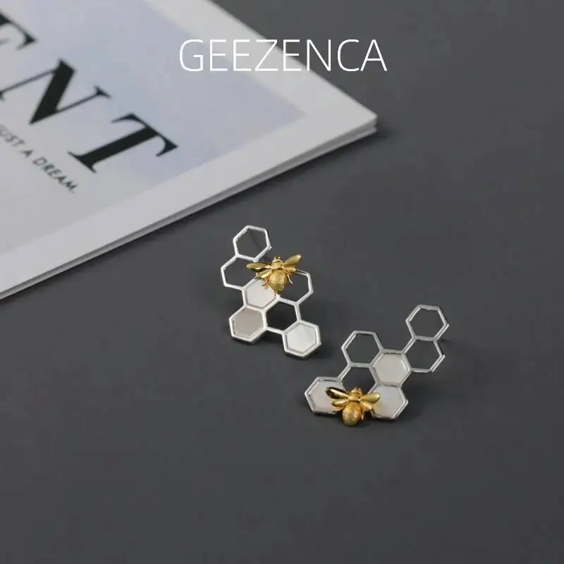 

GEEZENCA, белая оболочка, серебро 925 пробы, двухцветная сотовая искусственная кожа для женщин, уникальные ажурные серьги 2024, новый фотоподарок