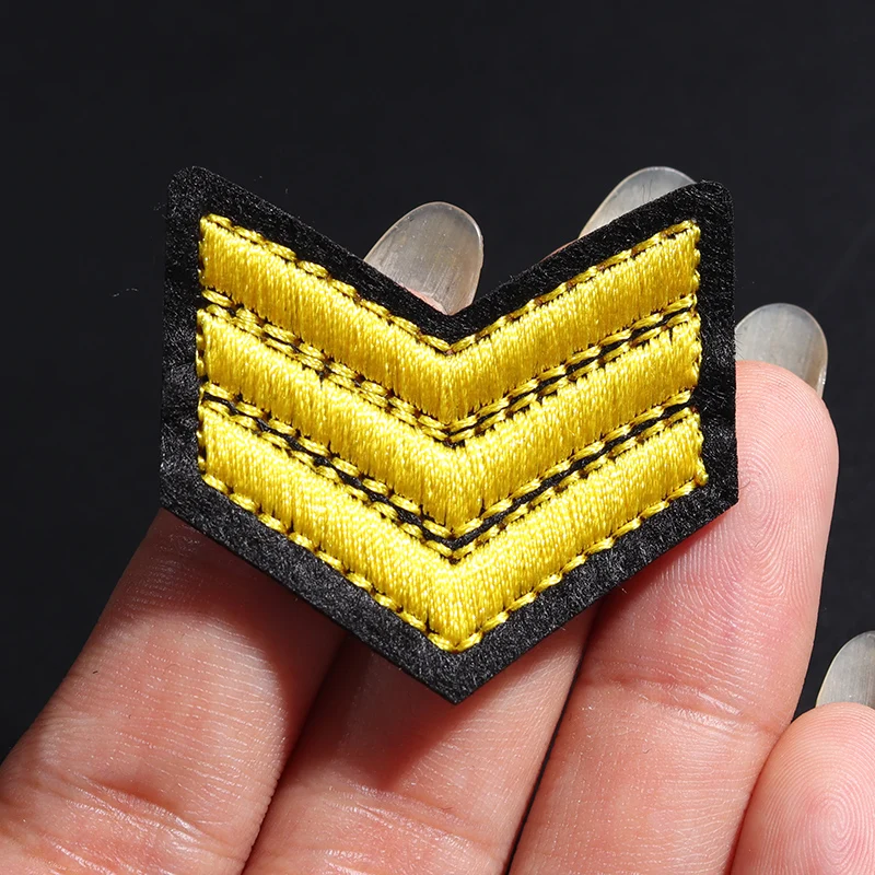 Triple slash size: 4.4 * 3.8CM Patches Embroidery Applique Ironing Sewing Supplies Decorative Badges For Clothing golden