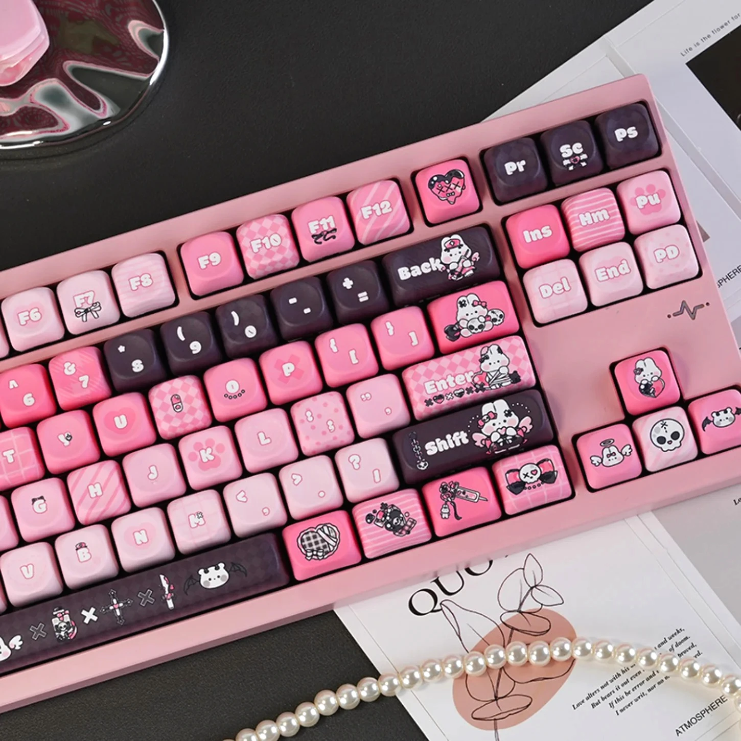 

Rabbit Sweetheart MOA Keychain Kit PBT 132 Key Girl Black Pink Keycap Suitable for Wooting Mechanical Keyboard