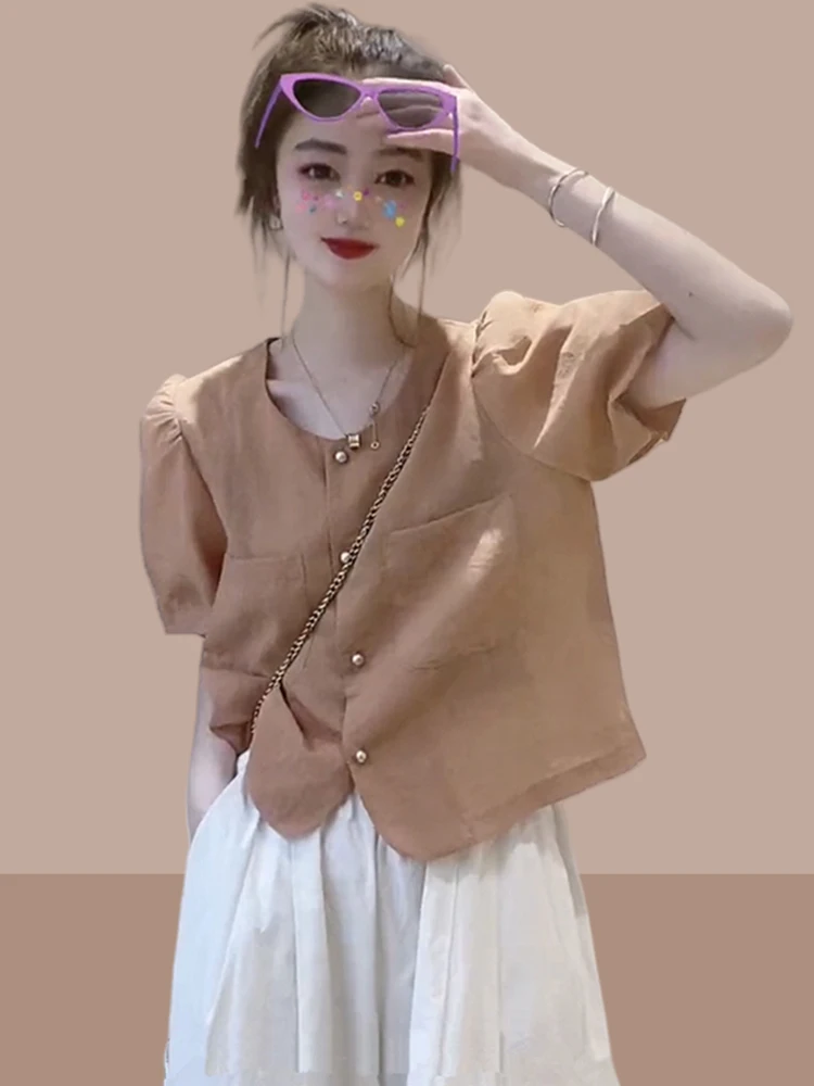 

Elegant Women's Short Sleeve Silk Shirt Fashionable Summer Design Casual Loose Fit Bubble Sleeve Top round Neck Button Detail