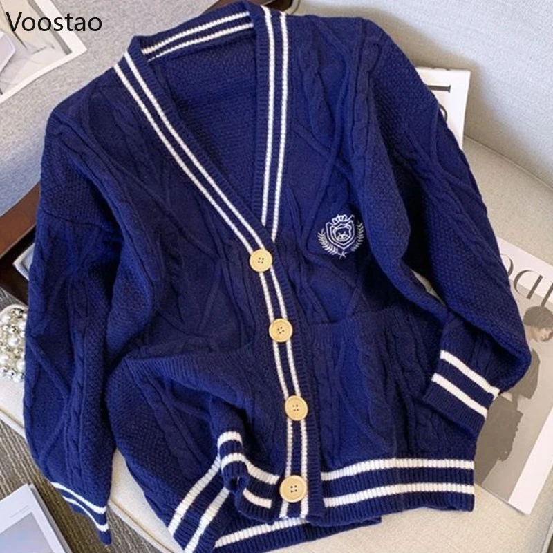 Imagem -02 - Cardigan de Malha Estilo Preppy para Mulheres Bordado de Urso dos Desenhos Animados Pescoço Doce Suéter Uniforme jk Malhas Soltas Casuais Femininas Tops de Outono