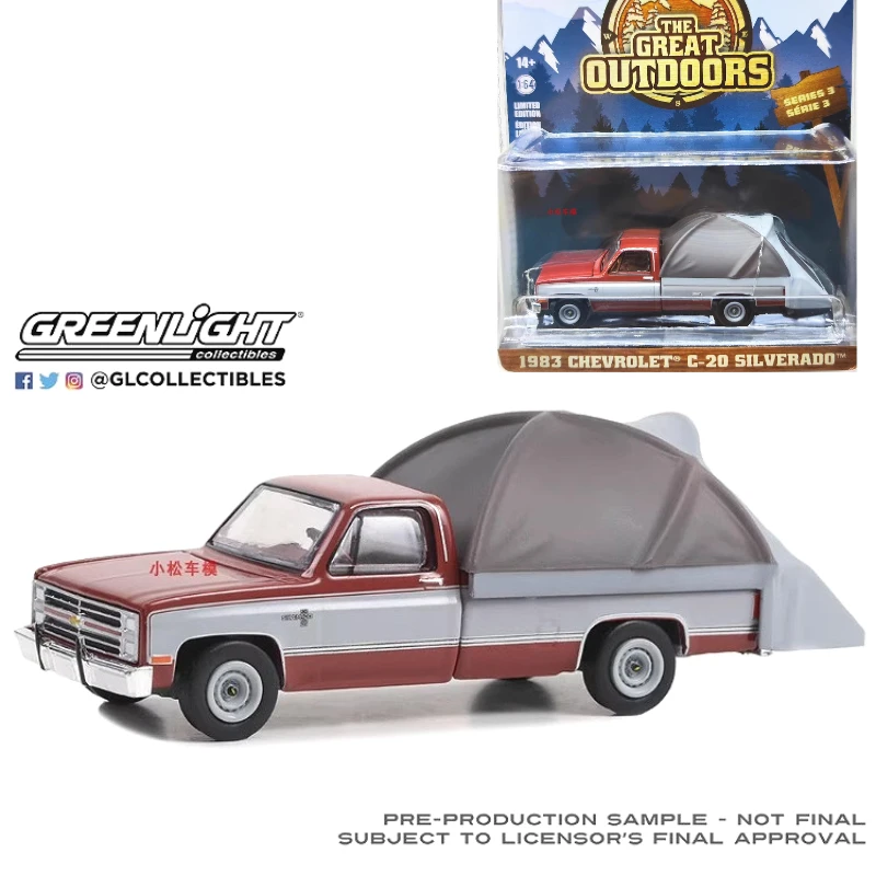 

Зеленый свет 1:64 1983 C20 Silverado - красный, серебристый металл с грузовиком, модель палатки, ограниченная серия, коллекционная настенная подвеска Gifta