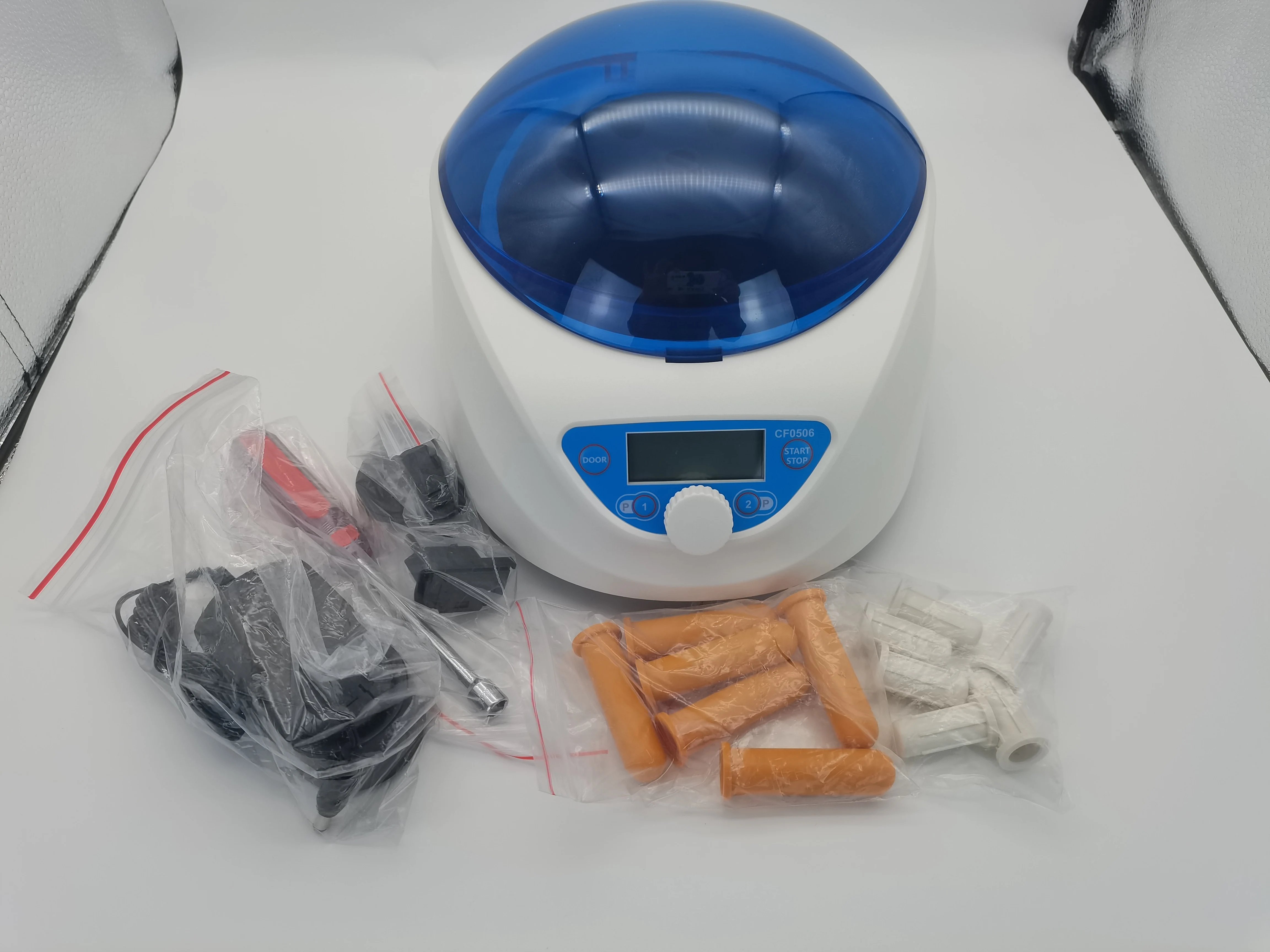 

Portable 6-Tube Centrifuge for Skin Care And Dental Aesthetics - PRP PRF Separation in 15ml 10ml 7ml 5ml Volume Options