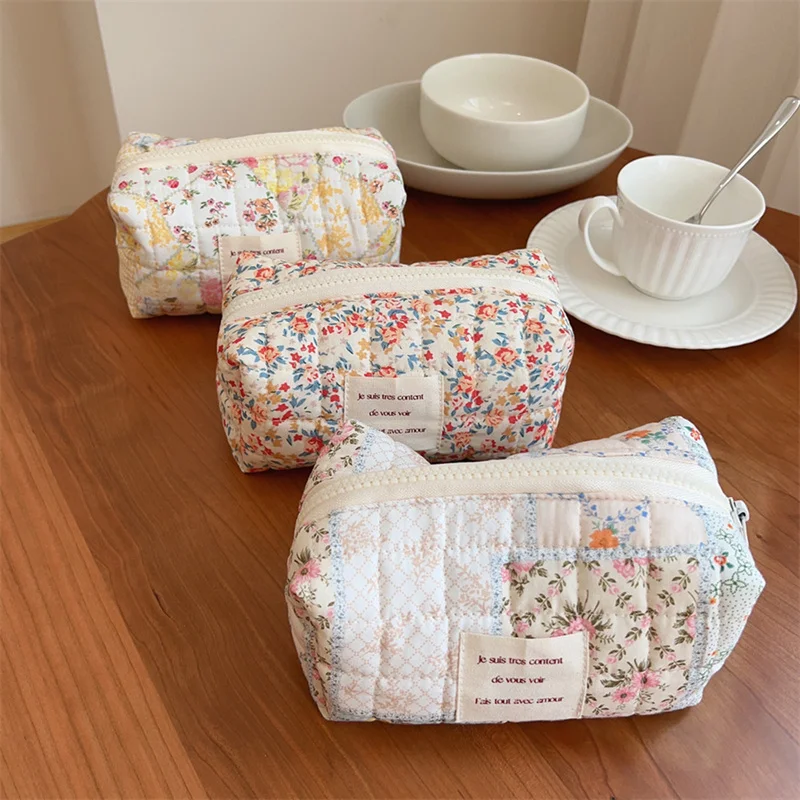 

Women Floral Makeup Bag CuteCosmetic Case Bag Portable Travel Bag Organizer Storage Toiletry Bag Washing Pouch