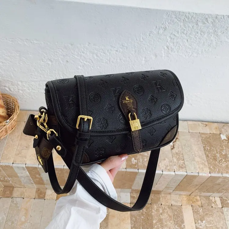

2026 New Wide Strap Flap Underarm Bag, Casual Boho Crossbody Bag, Versatile for Work Commute Daily Use Handbags for Women