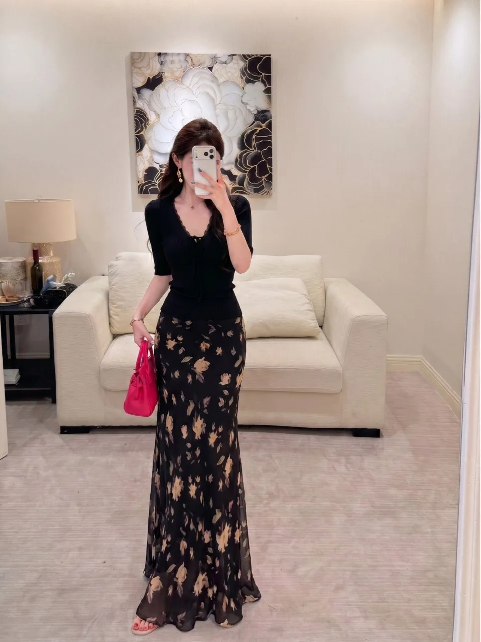 

Elegant Korean Style Lace V-Neck T-Shirt And Floral Half-Length Skirt Two-Piece Set for Women Summer Fashion Outfit