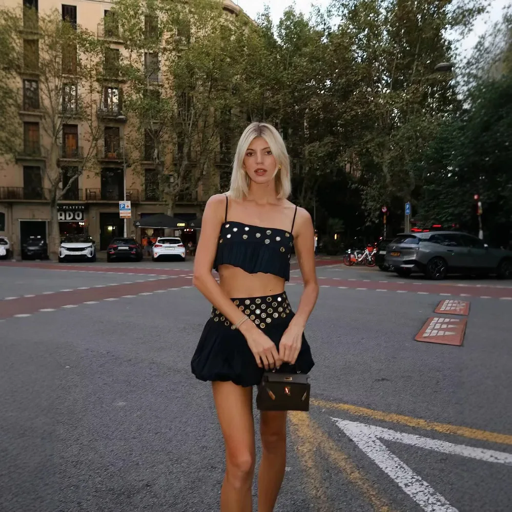 

Модный комплект из топа и юбки с бретелями, женский ансамбль, лето 2023, китайское производство, четыре сезона, подходит для взрослых